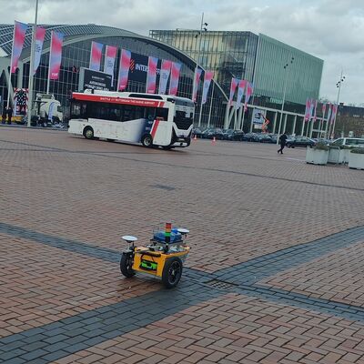 Robot / maszyna do oznaczania linii drogowej - pokaz w Intertraffic Amsterdam 2026 - nawigacja satelitarna