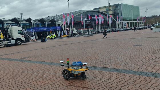 Robot / Maszyna do malowania linii drogowych - Prezentacja na Intertraffic Amsterdam 2026