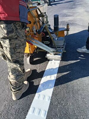 Two Components 2K Raised line / profile Line Road Marking Machine