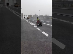 Ciągła termoplastyczna maszyna do oznakowania dróg z podwyższonym siedzeniem